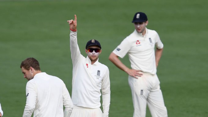 England struggle on last Ashes warm-up day