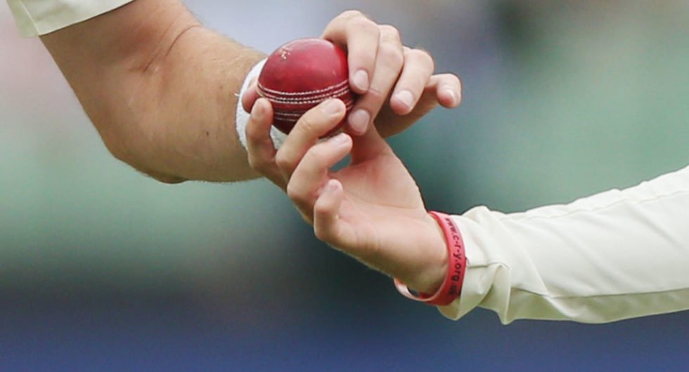 England deny ball-tampering allegations