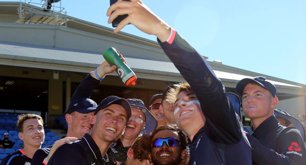 England Under 19s team grab a selfie