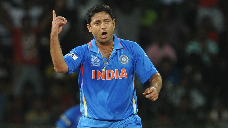 Piyush Chawla removed the in-form Jason Roy in the first over itself