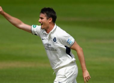 Harris & Murtagh lead Middlesex to big win