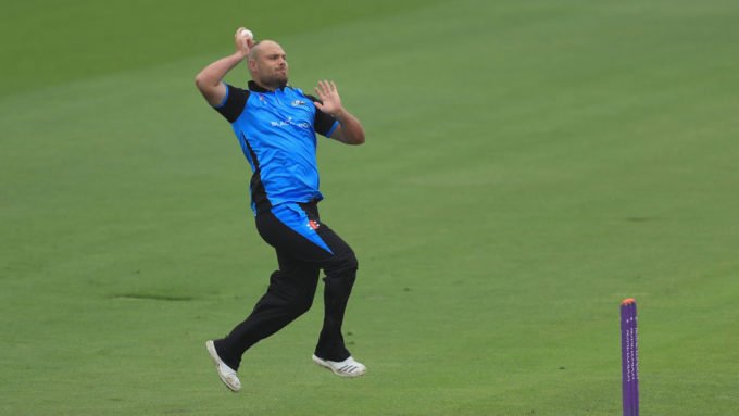 Worcestershire captain Joe Leach out for season with back stress fracture