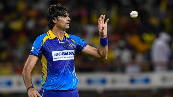 Mohammad Irfan bowls 23 dot balls in four-over spell