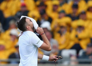 Watch: James Anderson struck in the face by a golf ball, Stuart Broad films it