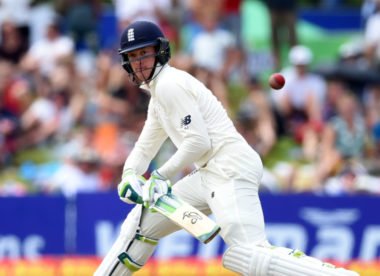 Jennings hits second Test century