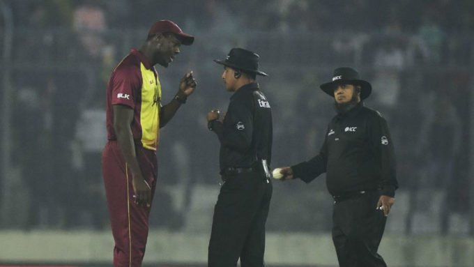 'I had a bad day' – umpire on wrong no-ball calls that caused eight-minute delay