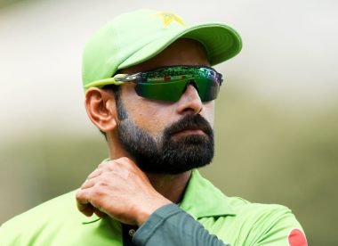 Hafeez ruled out of Pakistan Super League with fractured thumb