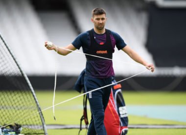 England opt for all-out pace as Plunkett is dropped for Pakistan clash