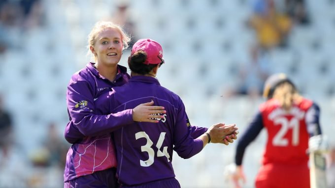 Leg-spinner Sarah Glenn earns maiden England call-up for Pakistan series