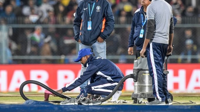 Hairdryers, vacuum cleaners, steam irons fail to save rain-hit India-Sri Lanka T20I