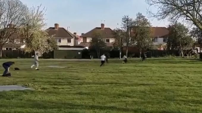 Men run away from police after breaking lockdown rules to play cricket in London