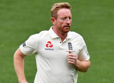 Paul Collingwood dons whites to run drinks during final England-Pakistan Test