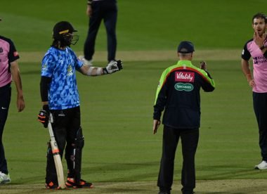 'Really weird umpiring decision' – Bizarre no-ball downs Middlesex against Sussex in T20 Blast