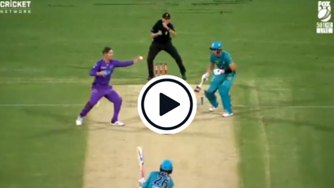 Watch: D'arcy Short takes 'unbelievable' return catch in BBL
