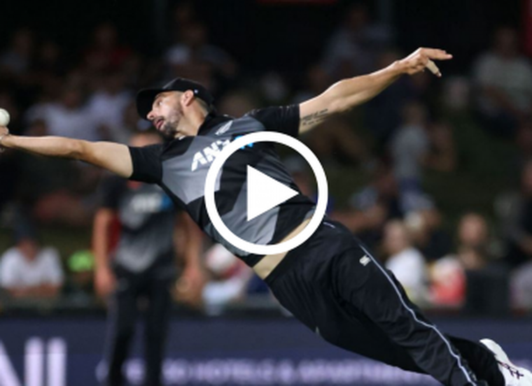 Watch: Substitute fielder takes stunning catch against Pakistan