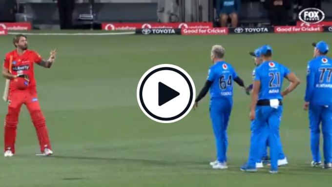 Watch: Renshaw gives animated send-off to tailender in dead BBL game