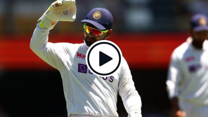 Watch: Rishabh Pant howls weirdly while keeping
