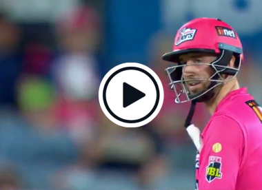 Watch: James Vince fumes after Andrew Tye wide leaves him stranded on 98*