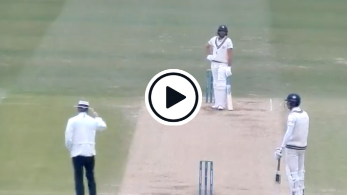 Watch: 'How has that been given out?' – Lancs claim controversial dismissal