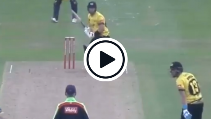 Watch: Glenn Phillips emulates Rishabh Pant with outrageous reverse scoop