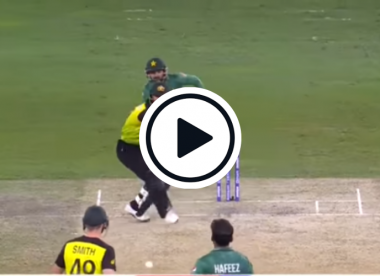 Watch: David Warner smashes bizarre Mohammad Hafeez double-bouncer for six