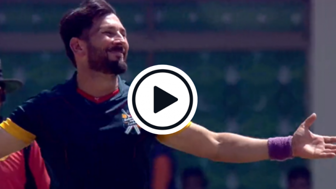 Watch: Yasir Shah bowls batter with dream leg-spinner's delivery to complete match-winning four-for in Pakistan Cup final