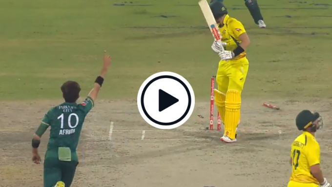 Watch: Shaheen Shah Afridi's brilliant two-wicket penultimate over which kept Pakistan's hopes alive