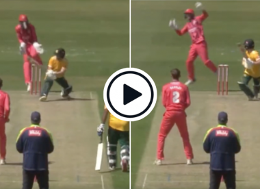 Watch: Ben Duckett scoops one onto keeper's helmet, ricochet leads to bizarre caught-behind catch in T20 Blast