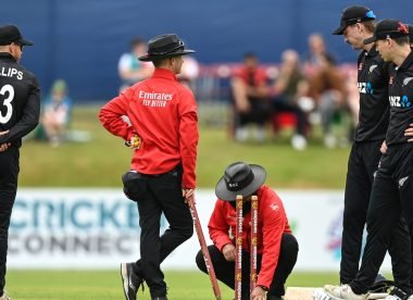 Towel drop from bowler's trousers revokes wicket in Ireland-New Zealand ODI