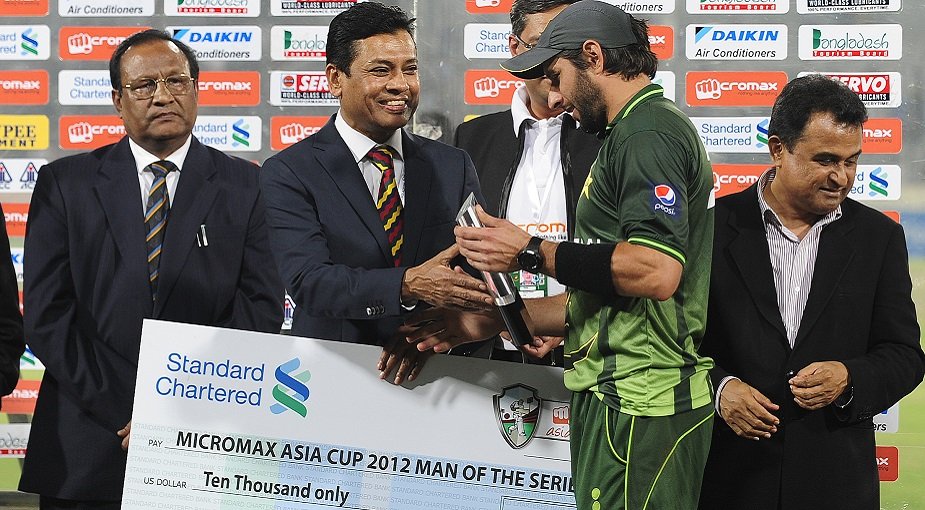Shahid Afridi Player of the Tournament Asia Cup 2012