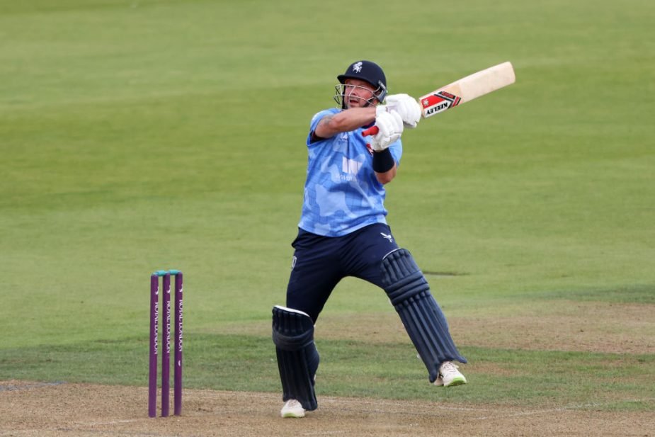 freak-46-year-old-darren-stevens-hauls-kent-into-one-day-cup-final-with-stellar-all-round-show