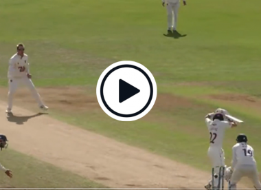 Watch: Simon Harmer spins out Will Young with Warne-esque sharp turner