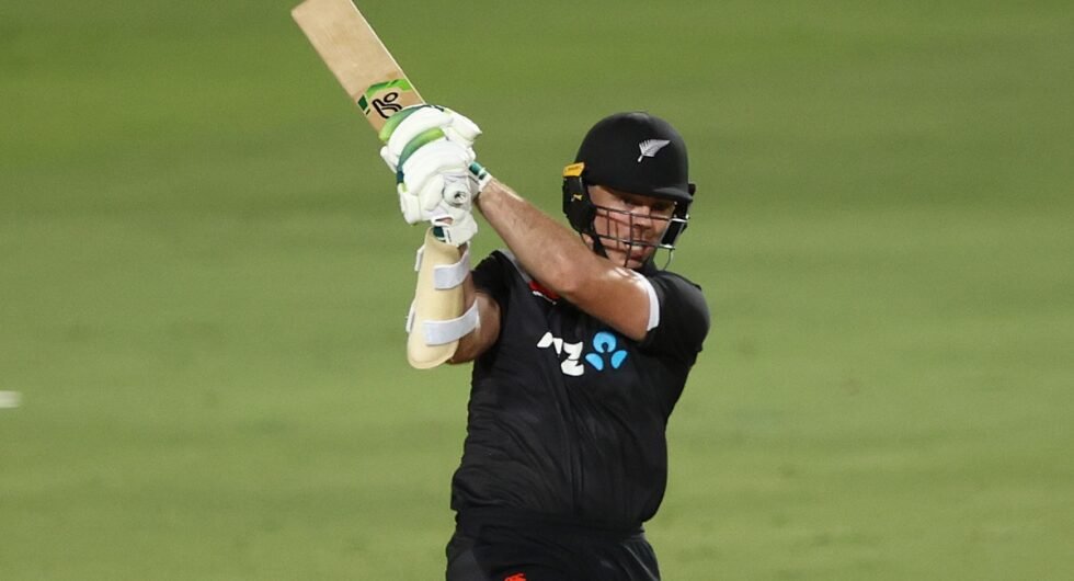 Michael Bracewell of New Zealand bats in an ODI against Australia at Cazaly's Stadium