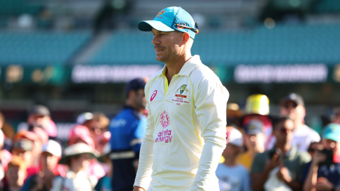 ‘One good dig’ – Australian pundits ‘baffled’ after David Warner awarded Player of the Series
