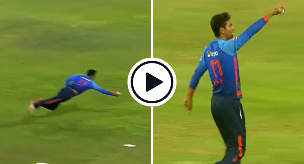 Mohammad Kaif's exceptional catch - takes two screamers in Legends League 2023
