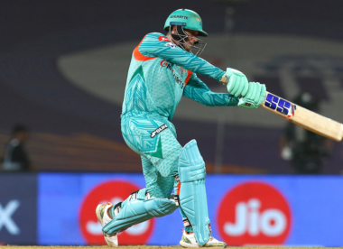 Whom does Quinton de Kock replace in the Lucknow Super Giants starting XI?