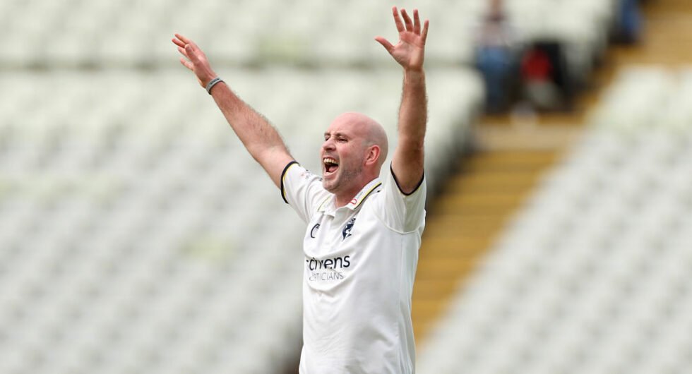 Chris Rushworth celebrates a wicket as Warwickshire put together a County Championship title bid