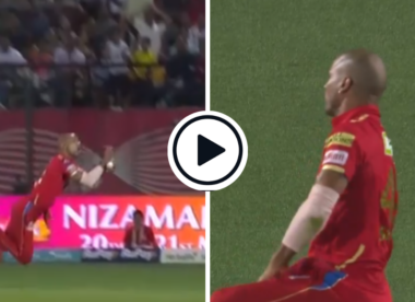 Watch: Shikhar Dhawan snares catch of the tournament contender with backward run and dive to dismiss David Warner
