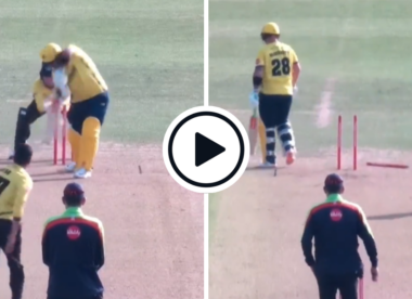 Watch: Zafar Gohar fires in quick arm-ball to take out Australia international's middle stump in T20 Blast