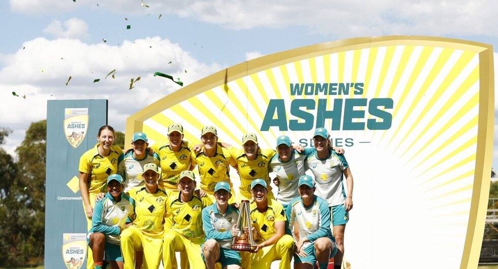 Australia with Women’s Ashes trophy, 2021/22