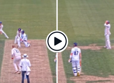 Watch: Mohammad Abbas reverse-hoicks Simon Harmer for ridiculous first-ball four in County Championship
