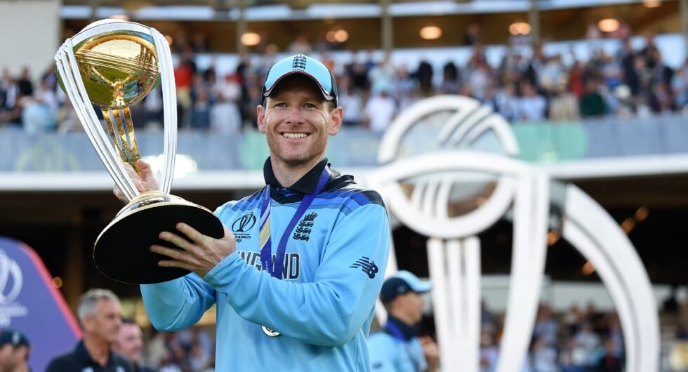 Eoin Morgan with 2019 World Cup trophy