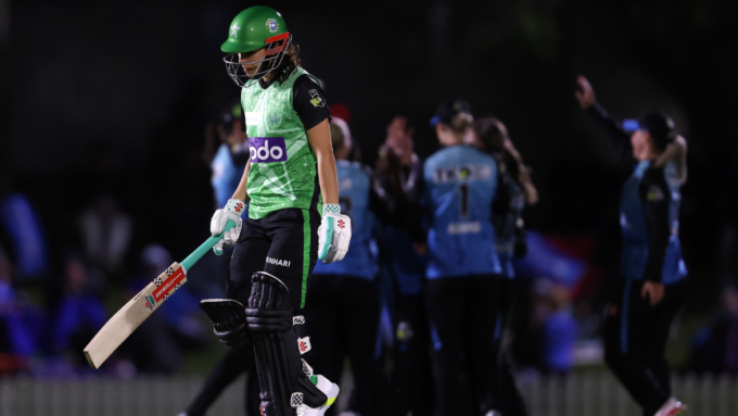Melbourne Stars bowled out for 29, a Women's Big Bash League record low