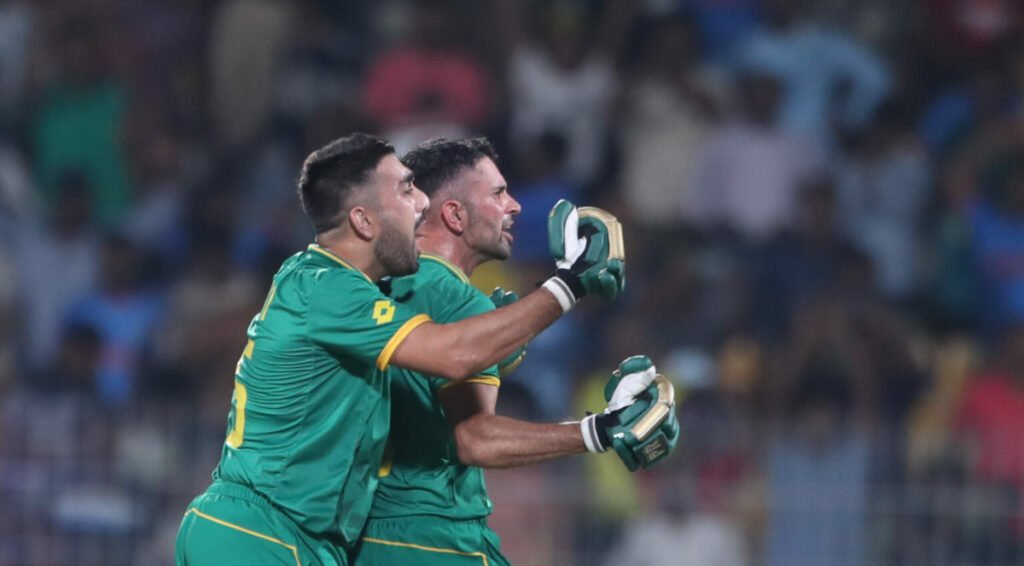 Tabraiz Shamsi and Temba Bavuma celebrate a last-gap win