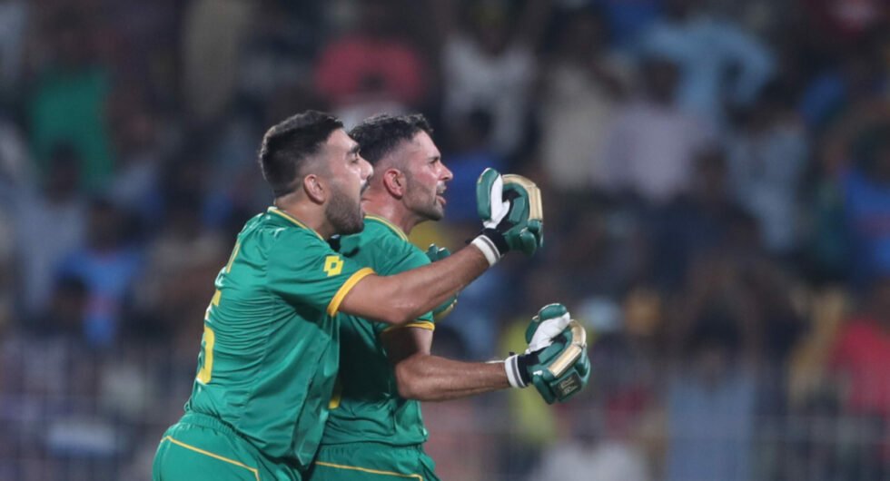 Tabraiz Shamsi and Temba Bavuma celebrate a last-gap win