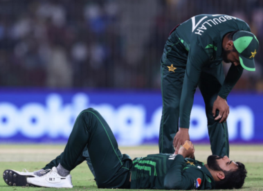 Shadab Khan replaced by concussion sub Usama Mir after early injury in South Africa chase