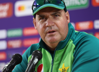 'Tough, stifling' – Mickey Arthur suggests Covid-era like security restrictions in India have affected Pakistan team