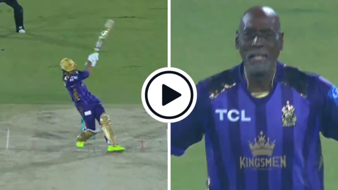 Watch: Mohammad Wasim smashes Shaheen for last-ball six to seal playoff place, Viv Richards charges onto field in celebration