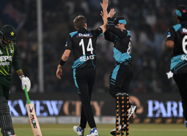 Under-strength New Zealand go 2-1 up against Pakistan after back-to-back wins
