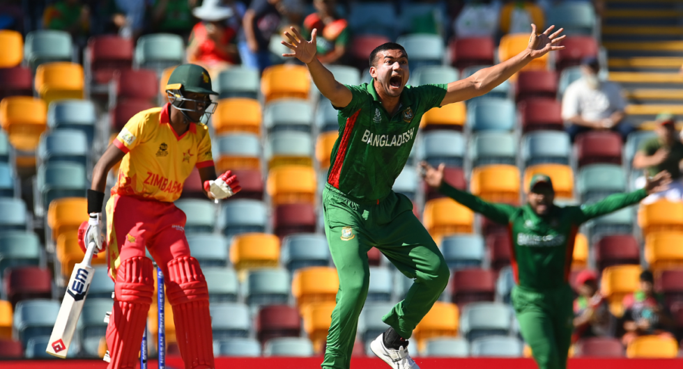 Taskin Ahmed of Bangladesh appeals during the ICC Men's T20 World Cup match between Bangladesh and Zimbabwe at The Gabba on October 30, 2022 in Brisbane, Australia.